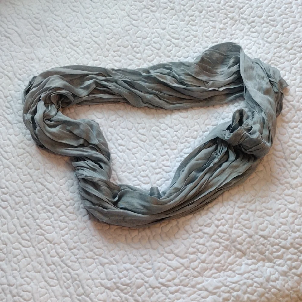 Elegant Blue Gray Women's Infinity Scarf - Picture 4 of 6